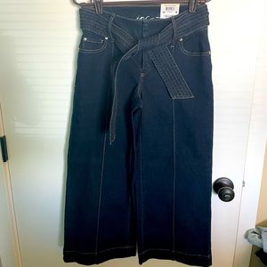 NWT inc wide leg crop